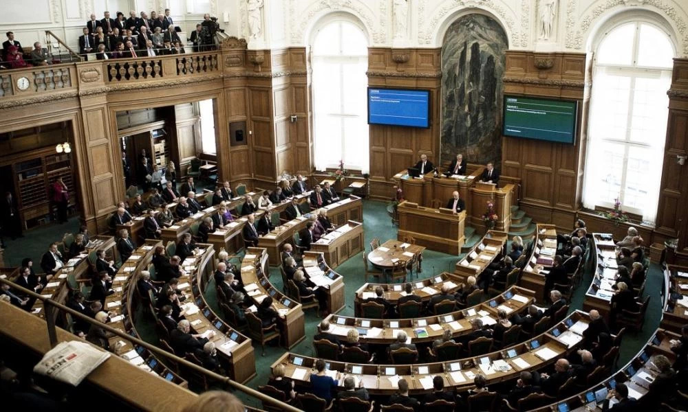 Δανία: Αυστηροποιεί τη νομοθεσία για το έγκλημα του βιασμού